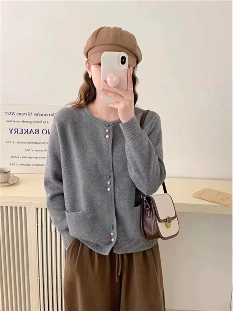 时尚百搭优雅珍珠扣羊毛衫外套简约设计显瘦显高女士开衫,女装羊毛衫,戎咖羊绒