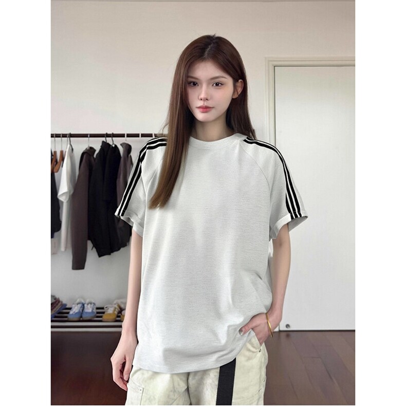 抖音得物品质二开240克宽松纯棉美式潮牌印花三条杠中性风短袖T恤，男装T恤，电商A486-1