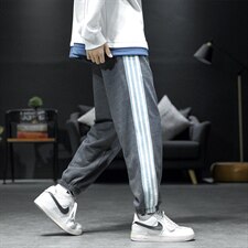 深灰色