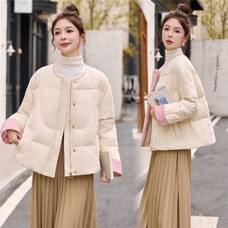 时尚提花新中式羽绒服女短款2025新款90%白鸭绒外套,女装羽绒服,姿衣坊