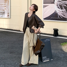 设计感褶皱圆领设计感棕色外套女2025秋季复古高级感淡人夹克外套，女装皮衣，2D075