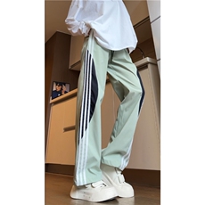 豆绿色