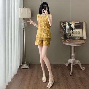 潮牌新中式黄色无袖上衣短裤两件套女夏新款时尚气质减龄套装