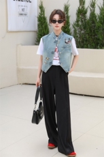 现货低价引流水洗做旧好牛仔刺绣马甲春季新中式盘扣立领马夹，女装马甲，美拉德工厂直营店
