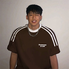 咖啡色