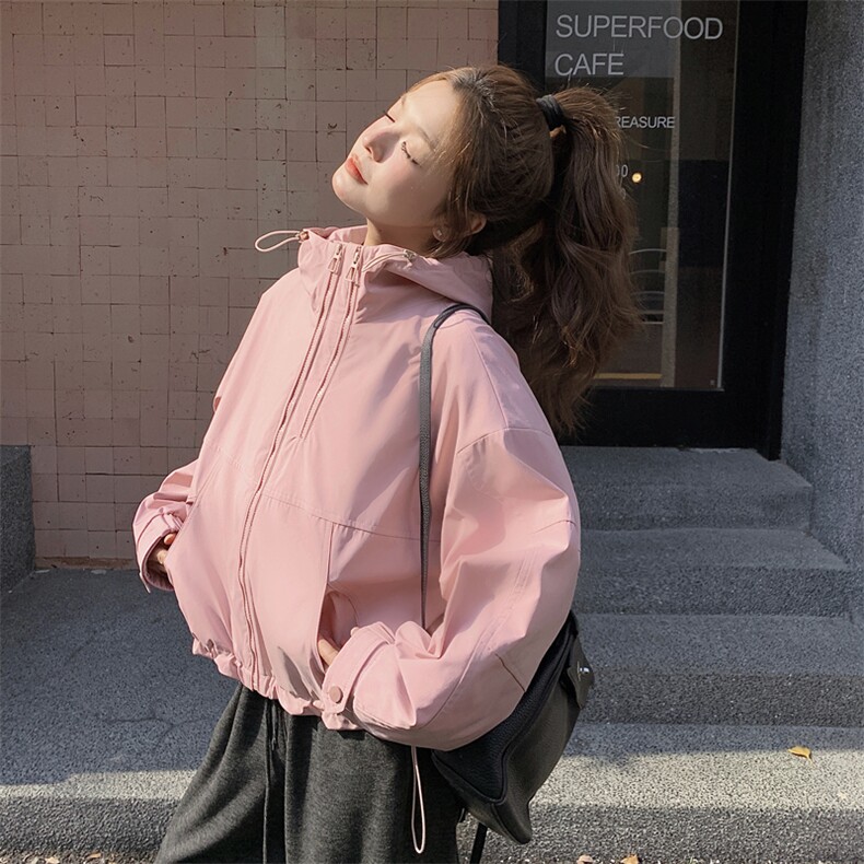 今年流行漂亮冲锋衣短外套女2025春季新款小个子宽松休闲工装夹克,女装短外套,多米2-075