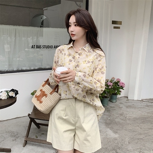 2026春装新款简约大方休闲碎花女衬衣女长袖上衣女小衫衬衫白色女图片