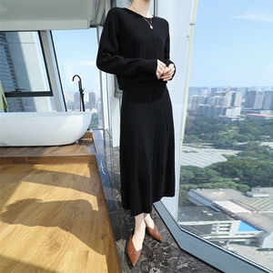 2025年秋季羊毛套装裙女款圆领羊绒衫毛衣半身裙针织两件套图片