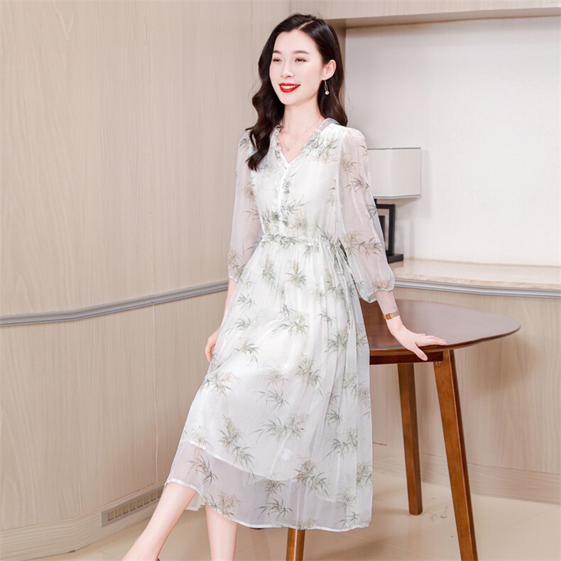 妈妈气质V领白色真丝连衣裙女春夏2025新款海边度假显瘦桑蚕丝裙,女装连衣裙,阿舍尔精品