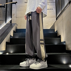 灰色