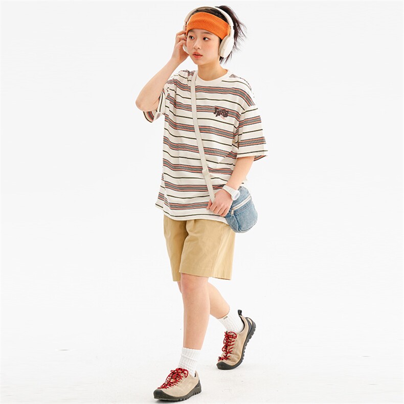 2025夏季新款原创潮牌日系男装T恤女模T1056,女装T恤,电商A101（原外27）