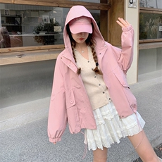 大货已出款号8009粉色风衣外套P145K218，女装短外套，2C217