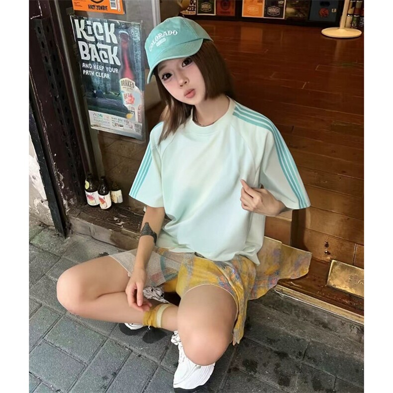 抖音得物品质二开240克宽松纯棉美式潮牌印花三条杠中性风短袖T恤图片