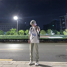 黄泥色