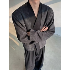灰色