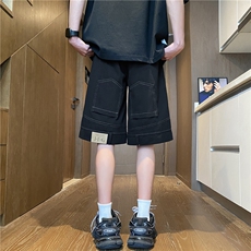 黑色