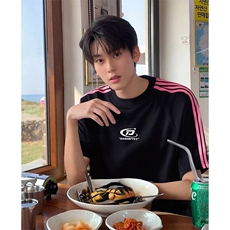 抖音得物品质二开240克宽松纯棉美式潮牌印花三条杠中性风短袖T恤，男装T恤，电商A486