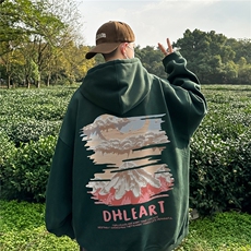 墨绿色