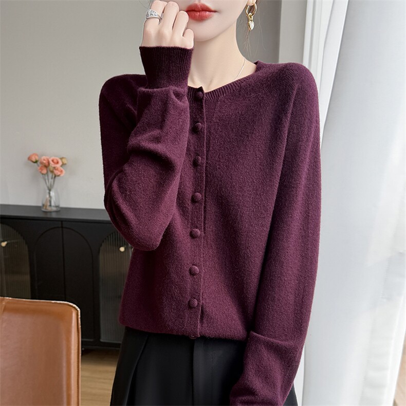 2025年秋季时尚百搭通勤简约休闲圆领包扣开衫，女装羊毛衫，尚雪电商供货