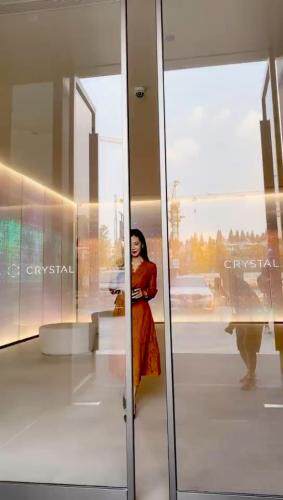 现货供应春装陆续上新中，女装，EE