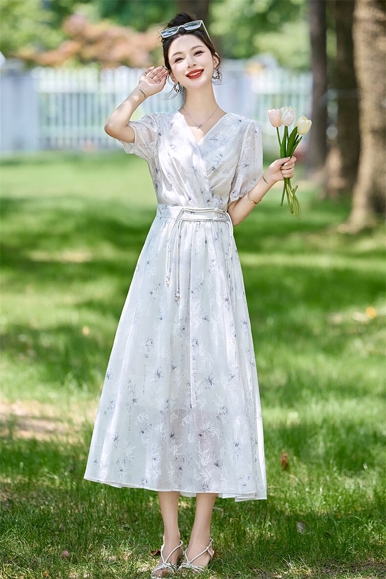 真丝碎花连衣裙女夏2024新款气质v领收腰显瘦中长款桑蚕丝a字裙子,女装连衣裙,众宇琦