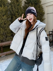 短款连帽羽绒服女2025冬季新款时尚学院风加厚保暖面包服外套，女装羽绒服，慧尚依恋