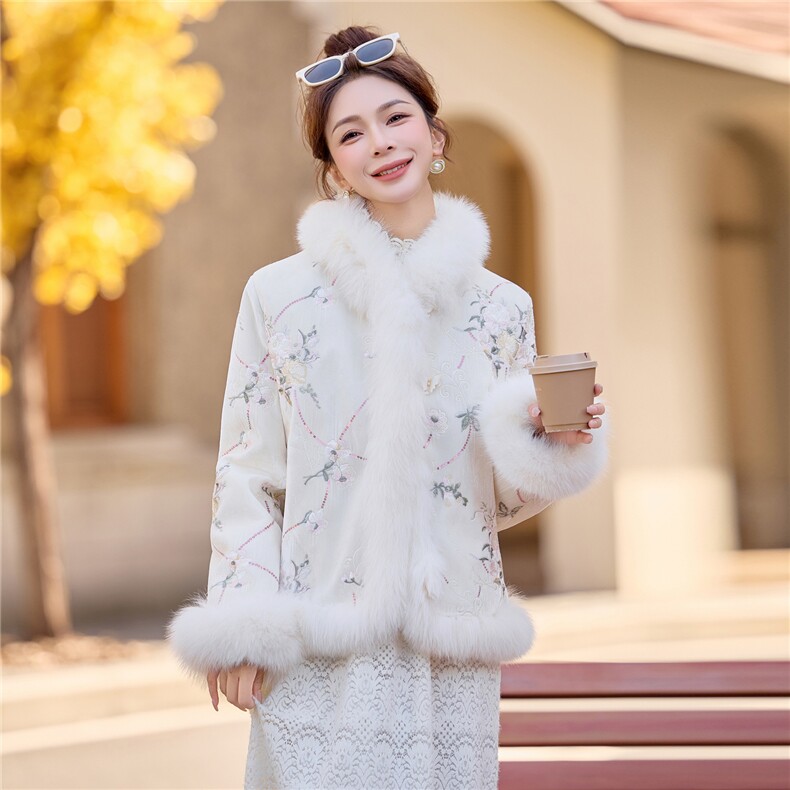 【bao款大货已出】2025新款冬装重工刺绣狐狸毛羽绒服90%白鸭绒,女装羽绒服,雅静靓衣
