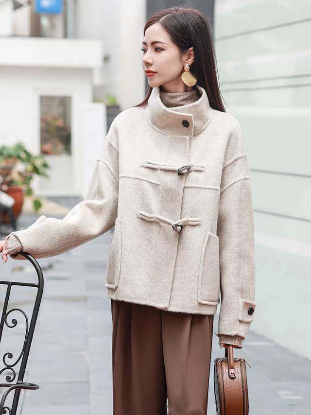 新款韩版小香风立领韩版牛角扣双面羊毛大衣，女装羊绒大衣，依嘟服饰