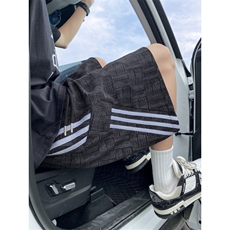 黑色
