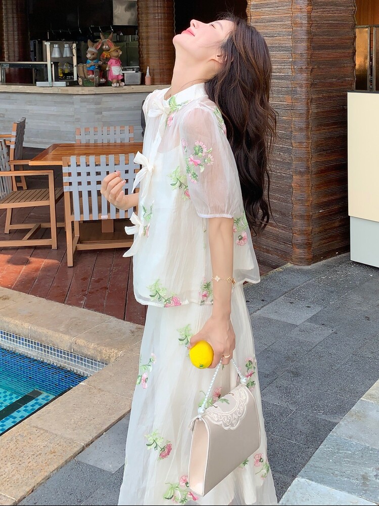 薄纱刺绣蝴蝶结上衣小吊带半身裙套装女2025夏新款绝美气质三件套,女装套装/套裙,含赞