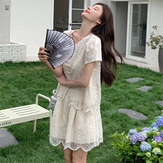 新中式国风刺绣上衣套装女2025夏季新款宽松显瘦蕾丝边短裤两件套，女装蕾丝衫/雪纺衫，2D143
