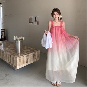 夏季新款海边度假超好看氛围感显瘦超仙连衣裙2025粉色渐变吊带裙图片