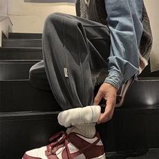 灰色