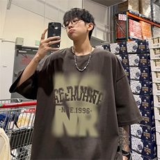 深灰色