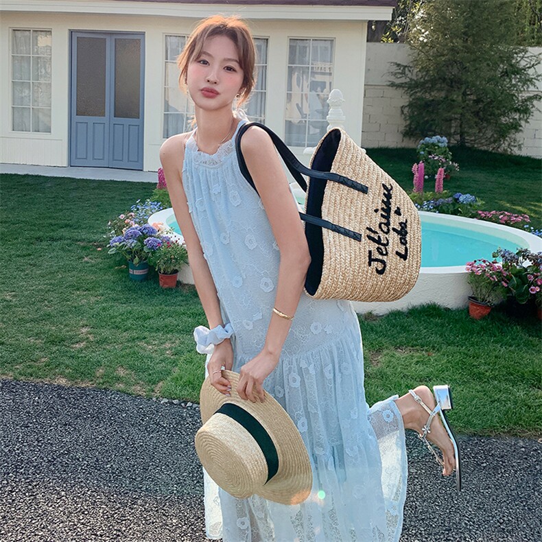 蓝色气质度假风挂脖连衣裙女夏新款高级感超仙浪漫刺绣显瘦A字裙,女装连衣裙,浙宝305