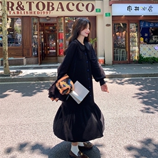 慵懒松弛感娃娃领黑色衬衫裙女春秋2025新款今年流行的直筒连衣裙，女装连衣裙，C位