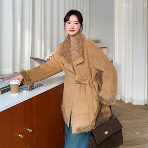 新款现货 有数据 韩系大翻领皮毛一体2C277-9518-P215-K338图片