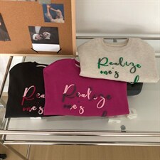 款号：BD230040 名称：牙刷绣卫衣，女装卫衣/绒衫，BD