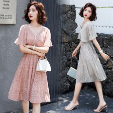 夏装2021新款女气质显瘦法式高腰V领大摆复古仙碎花连衣裙，女装连衣裙，瑶迪依秀
