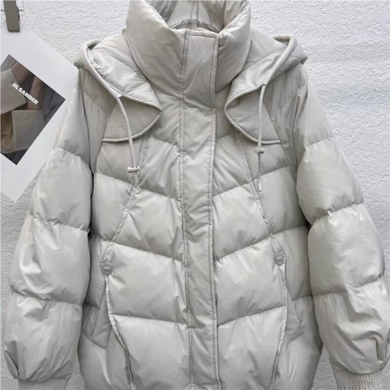 2024年冬季新款保暖短款时尚连帽宽松羽绒服，女装羽绒服，牛米欧羽绒服工厂店