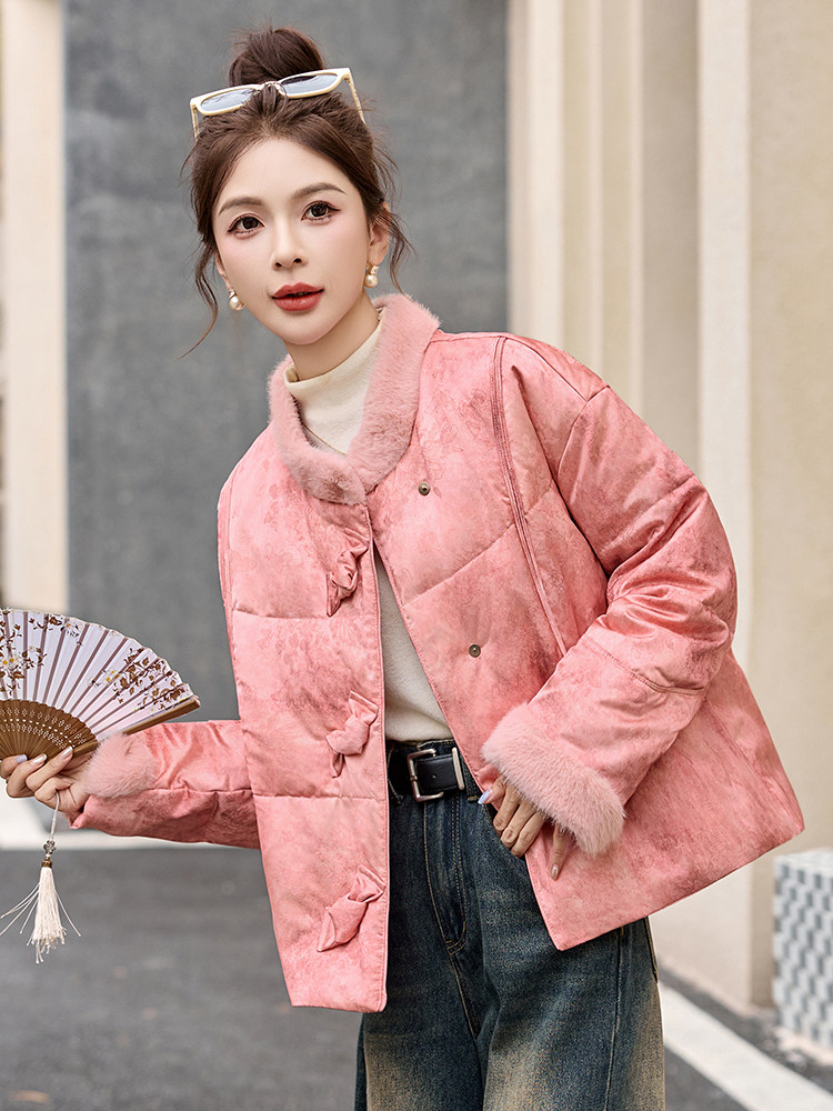 新中式国风羽绒服女2025冬季新款独特超好看短款粉色毛领保暖外套,女装羽绒服,伊仟回