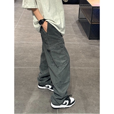 深灰色