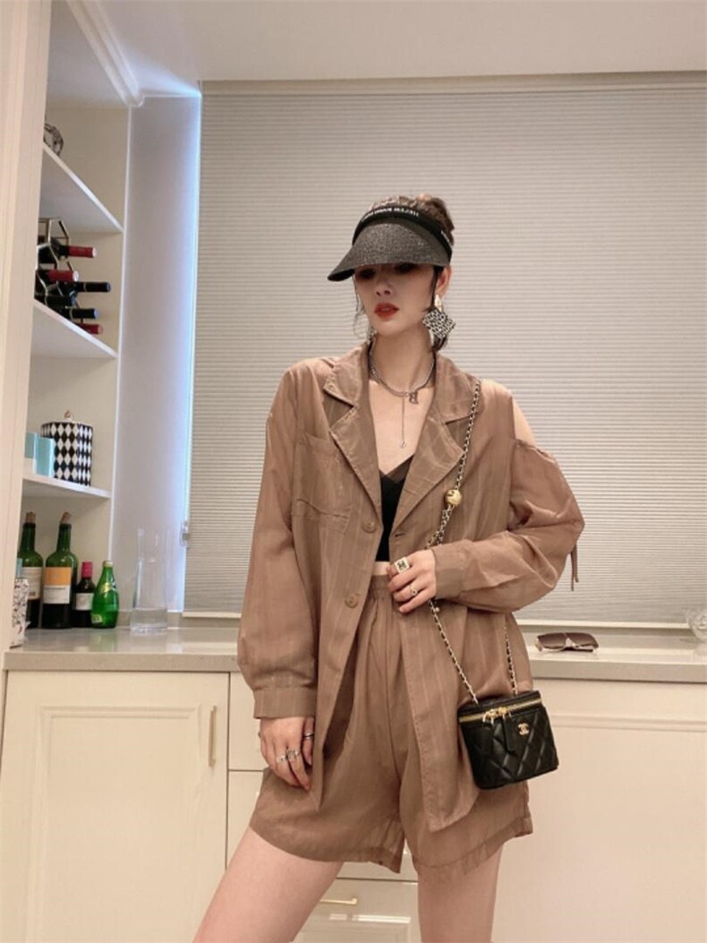 隐条套装ＭＬ，女装职业装，可纳奇