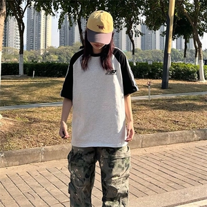 抖音得物品质二开240克宽松纯棉美式潮牌插肩三杠织带短袖T恤图片