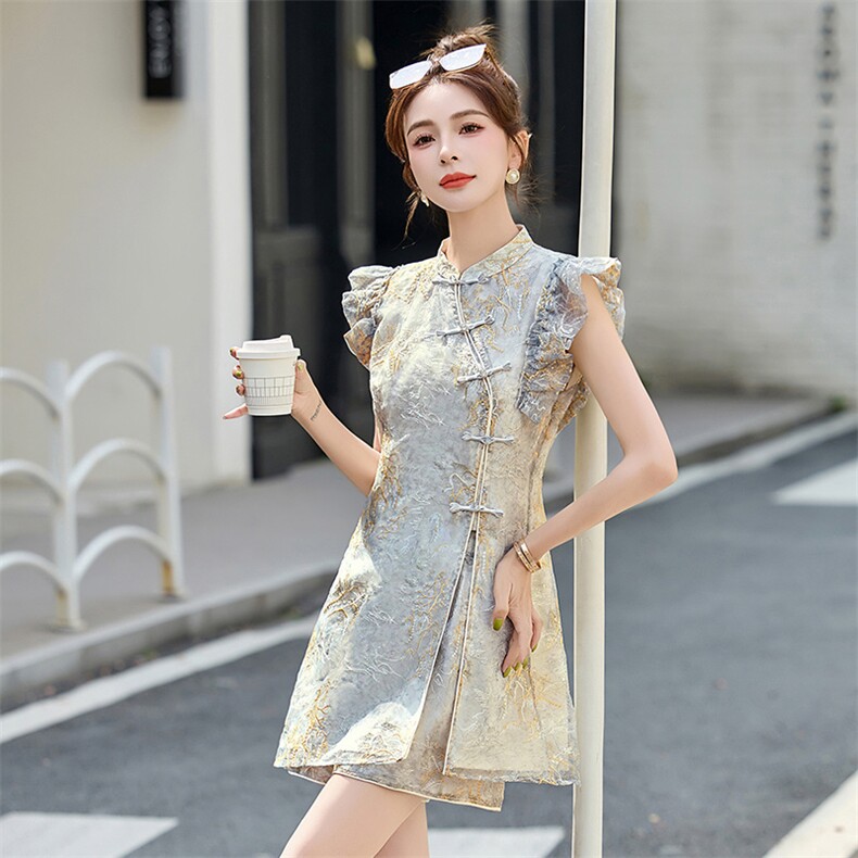 （现货）2025新款收腰显瘦新中式g风刺绣短裤两件套连衣裙套装，女装套装/套裙，小九月