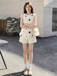 潮流时尚休闲套装女夏季新款宽松显瘦圆领无袖上衣阔腿短裤两件套图片
