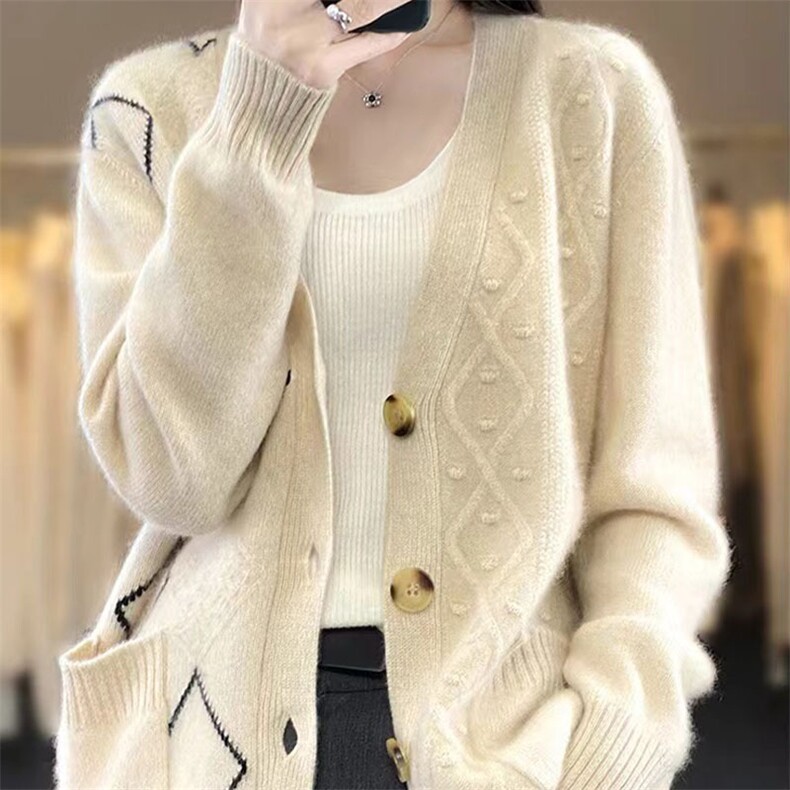 秋冬新款100%纯羊毛开衫女V领菱形刺绣针织衫宽松羊绒打底衫外套图片