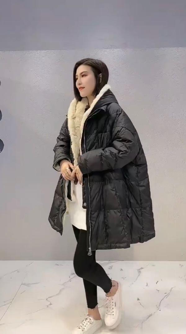 2021欧洲站时尚连帽拼真兔毛可拆卸中长款保暖羽绒服外套,女装羽绒服,L·H·X