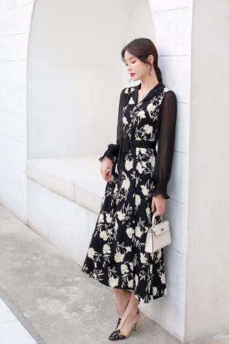 夏季新款雪纺连衣裙，女装连衣裙，裳之恋语