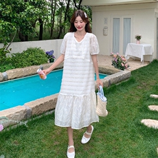 法式温柔风U领镂空连衣裙女2025夏季新款慵懒风宽松遮肉显瘦长裙，女装连衣裙，2C203